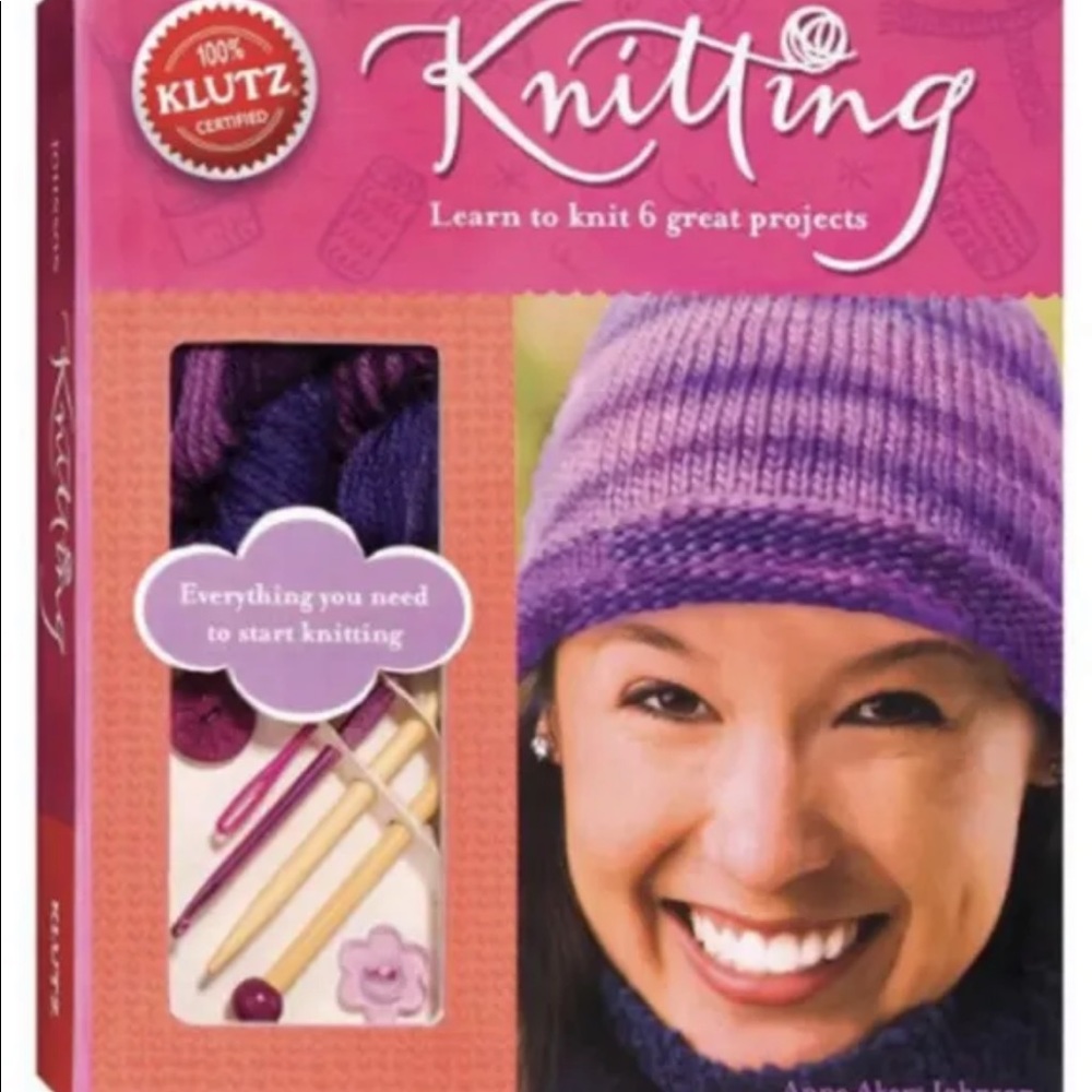 KNITTING BY ANNE AKERS JOHNSON 96 PG BOOK AND KNITTING SUPPLIES